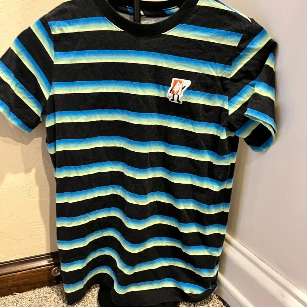Nike Striped Logo Tee Size L(14-16) Black Blue Yellow